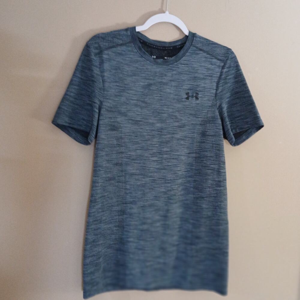 Under Armour Heatgear Fitted Short Sleeve/Heather Blue/Gray/Small??